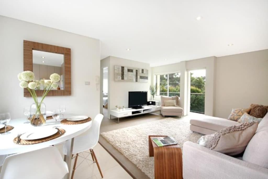 Velly-modern Light 2br Moments From Clovelly Apartment Sydney